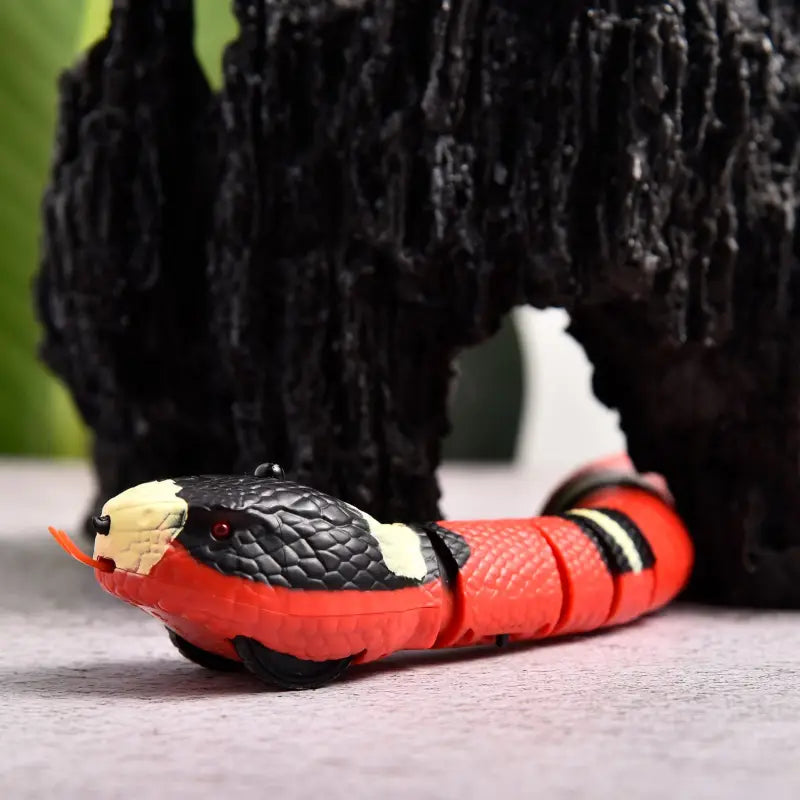 Jouet interactif pour chat : Jouet Serpent En Forme De Câble Inspiré d’un Serpent Mangeant Un Serpent