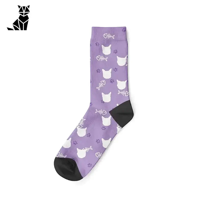 Chaussettes uniques : Chaussettes violettes avec des chats blancs et un chat noir pour le confort et le style