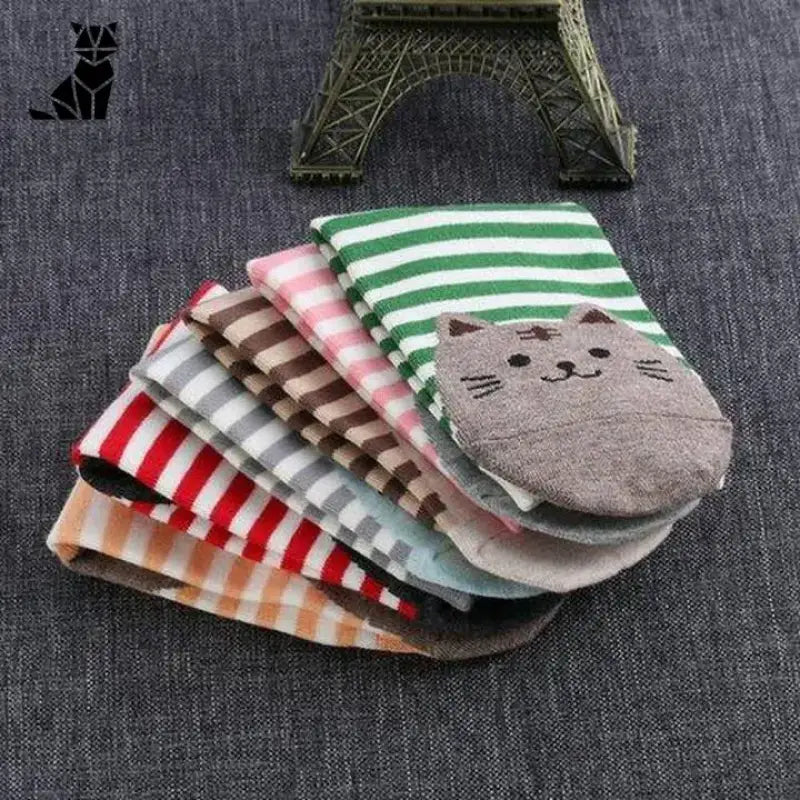 Chaussettes Chats Adorables Avec Rayures Colorées Et Broderies Mignonnes