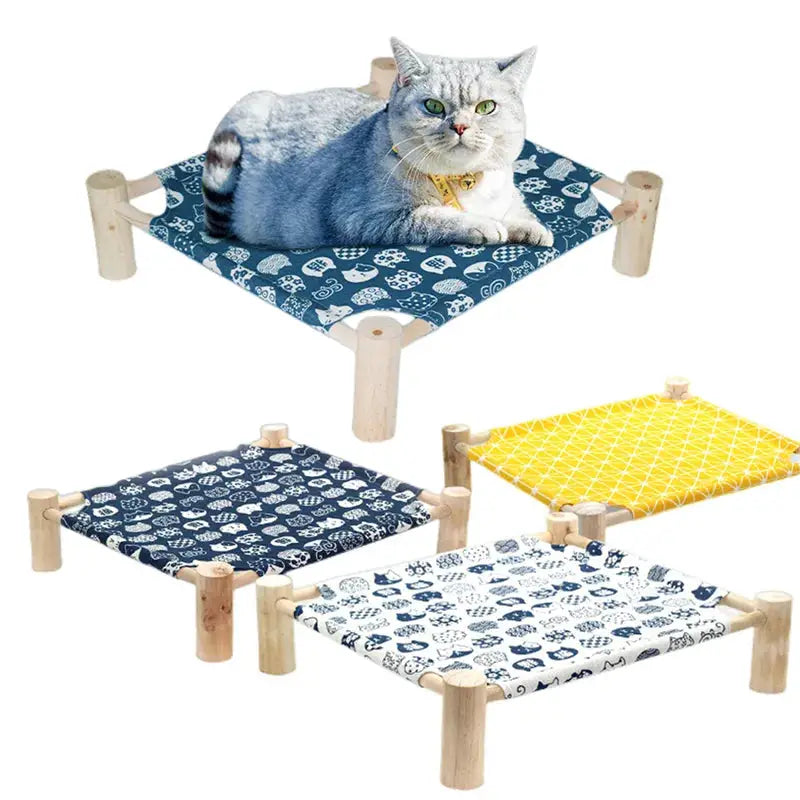 Gros plan d’un chat sur un hamac en bois durable pour chat - le lit idéal pour vos animaux