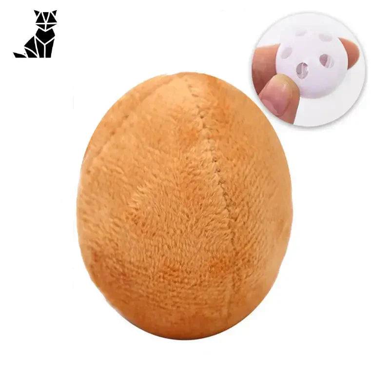 Jouet en peluche Tournesol - Jouet pour chien en forme de boule de pain sur fond blanc