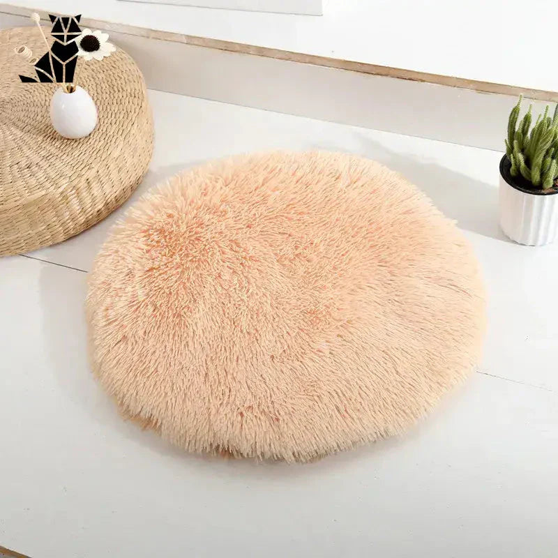 Lit rond doux pour chatons et petits chiens avec fourrure moelleuse